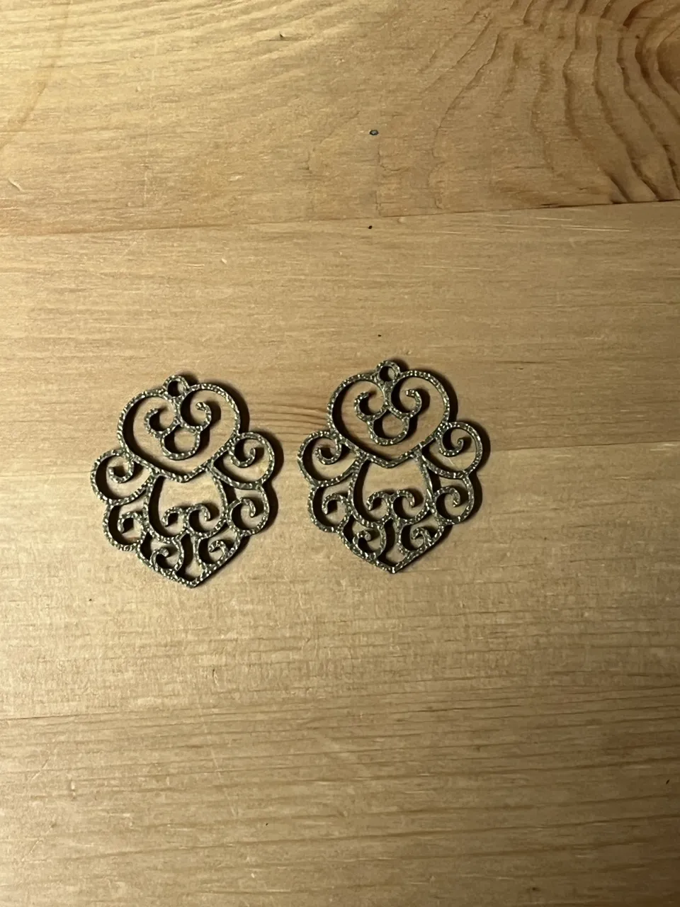 earrings view 2