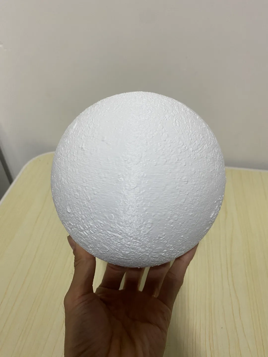 Miniatura 2 do modelo 3D 简约经济型月球灯
