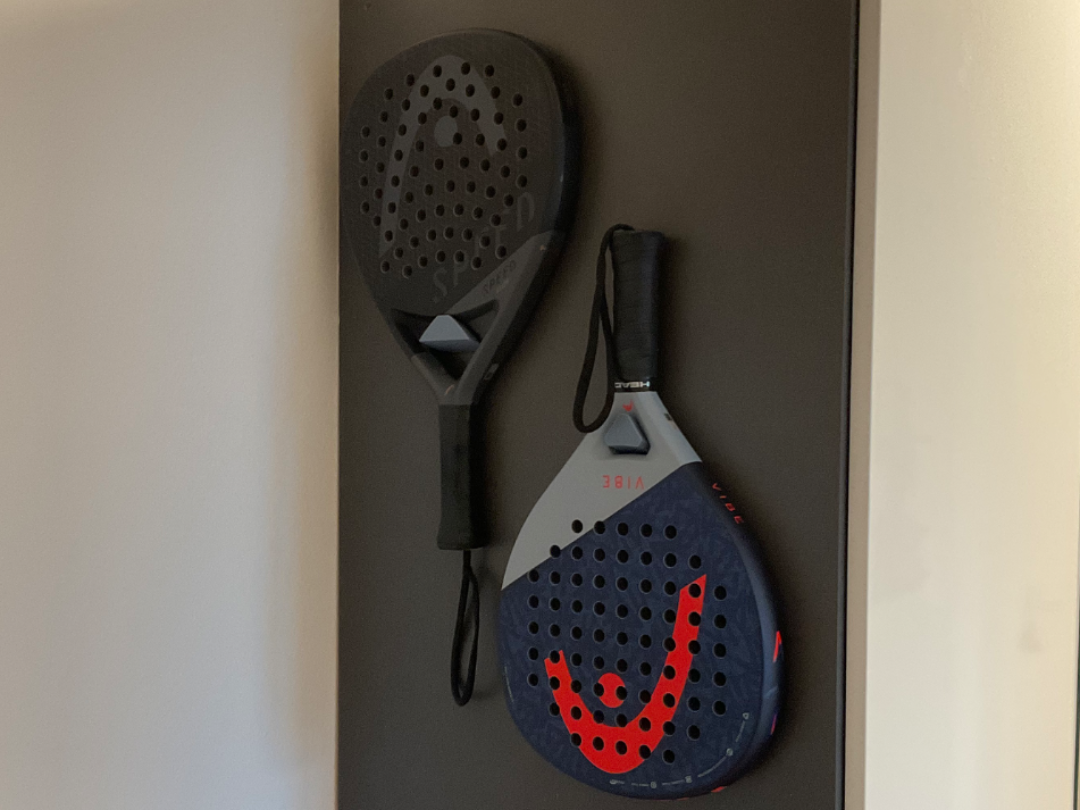 Padel tennis racket wall mount