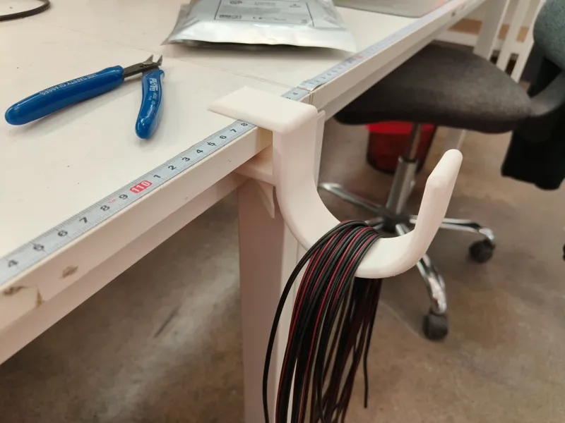 Universal workshop hook / Univerzální hák do dílny