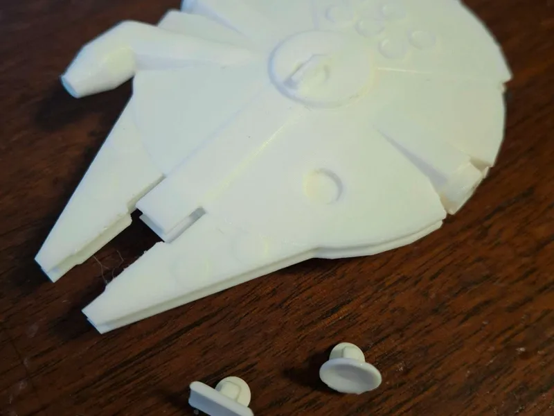 1:400 scale Millennium Falcon