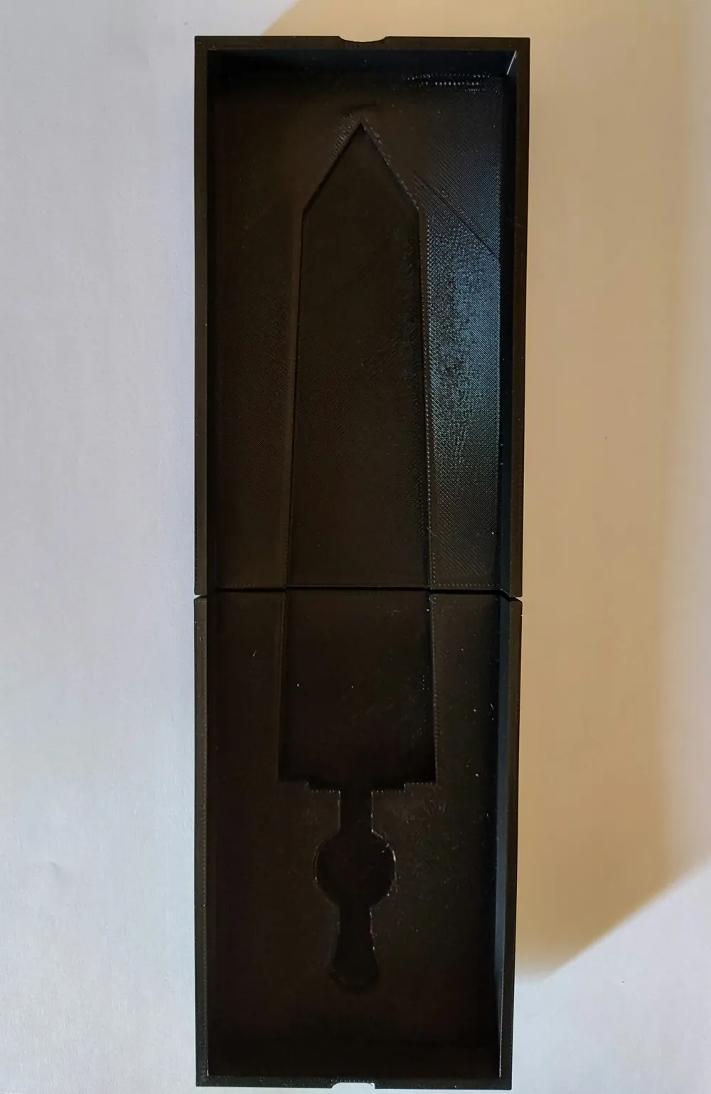 Berserk - Dragon Slayer Bic Pen Case - Free 3D Print Model - MakerWorld