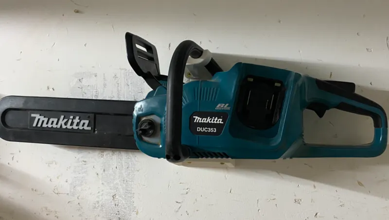 Makita DUC353 36V Motorsägen Wandhalter