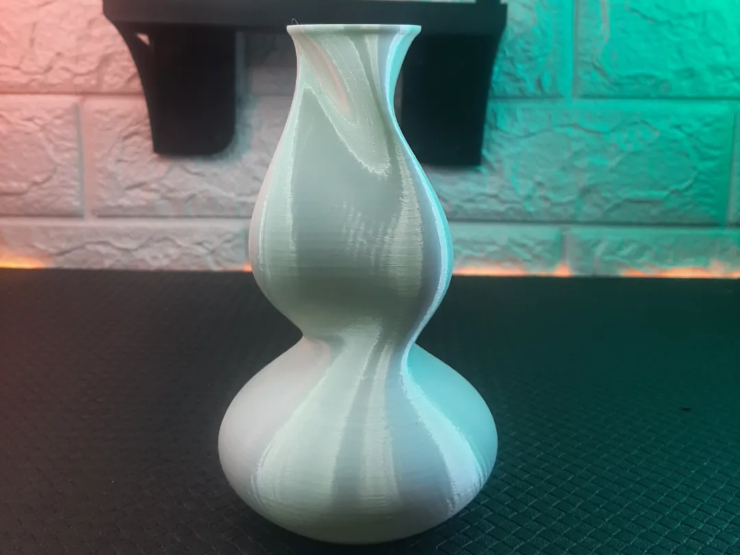 Vase en spirale
