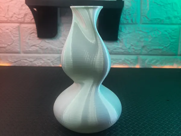 Vase en spirale