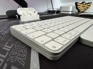 Magic Keyboard Riser with AirPods Pro 2 Holder