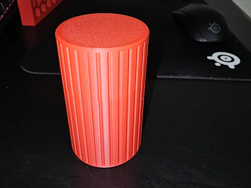 Seamless Q-tip holder