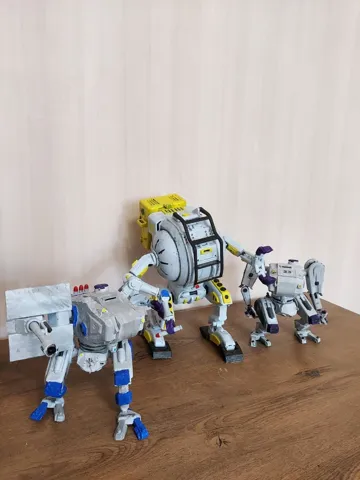 Letrero o emblema decorativo: Foreman – Modular Articulated Mech Platform — vista de referencia 3