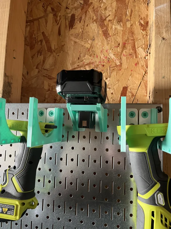 Wall Control DDD - Ryobi 18v Battery