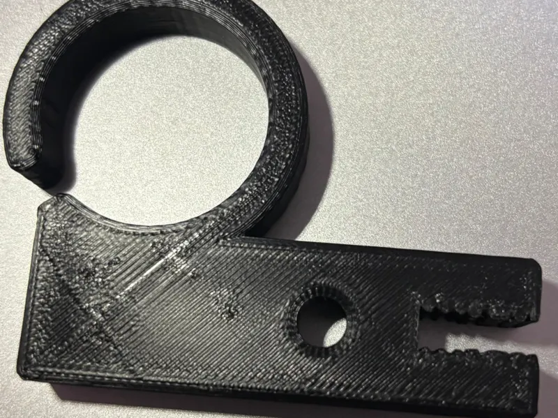 Halter für Balkonkraftwerk (Kabelhalter)