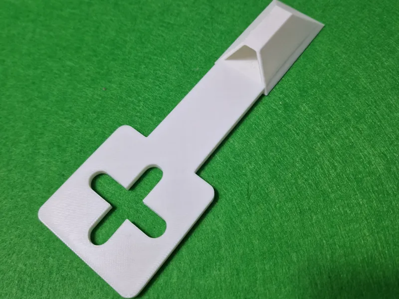 Beach towel anchor