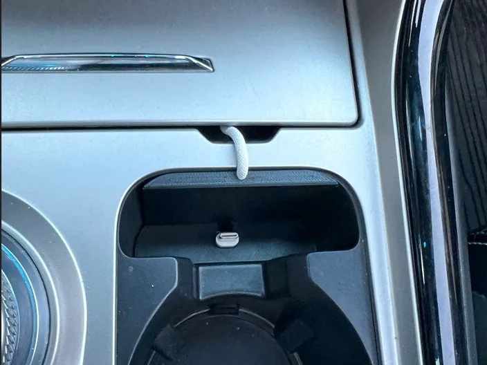 2020-2024 Explorer Phone Mount