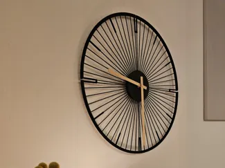 Designer Wanduhr im Speichendesign - Groß