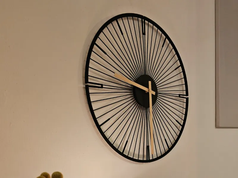 Designer Wanduhr im Speichendesign - Groß