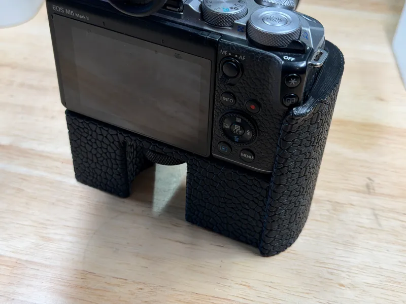 Vertical grip for Canon EOS M6 mkii textured tall