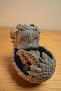 Bébé dragon endormi — photo 2