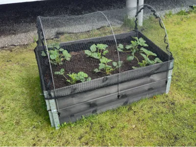 Raised Garden Bed Hoop Holder