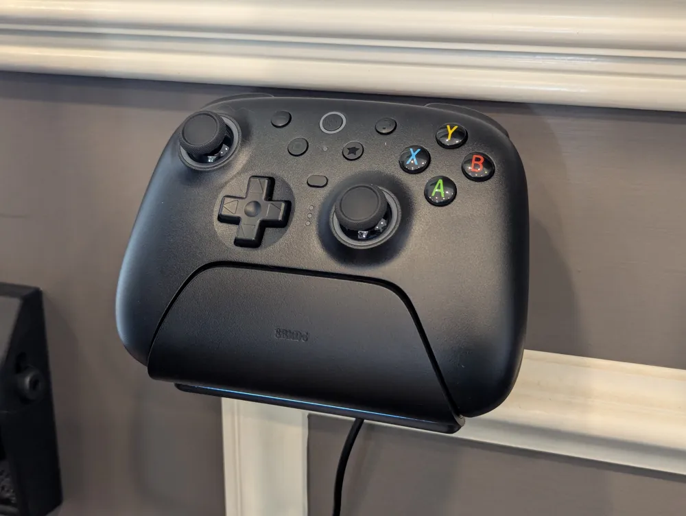 8BitDo Ultimate Controller Dock Wall Base by Kyle Altendorf MakerWorld ...