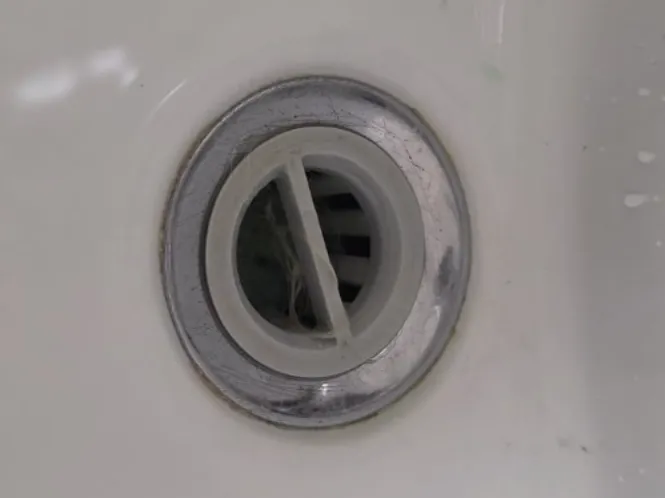 Waschbecken-Haarsieb