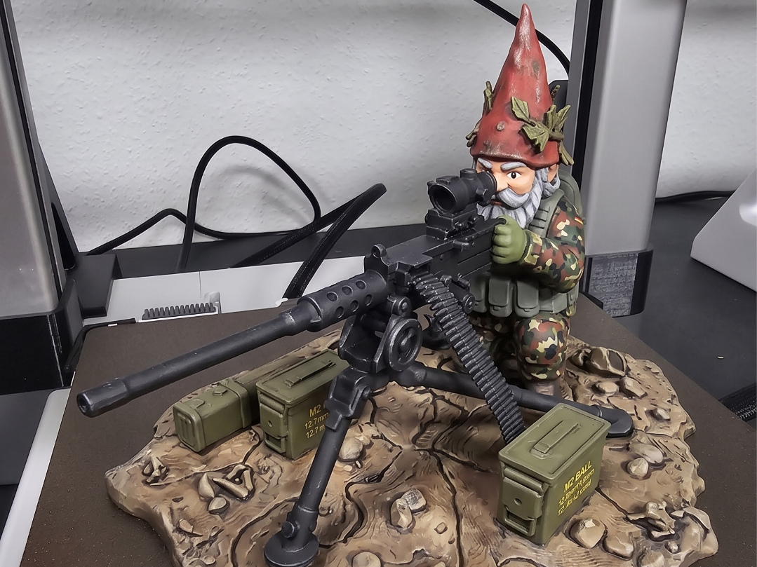 Taktischer Gartenzwerg MG Tactical Garden Gnome MG