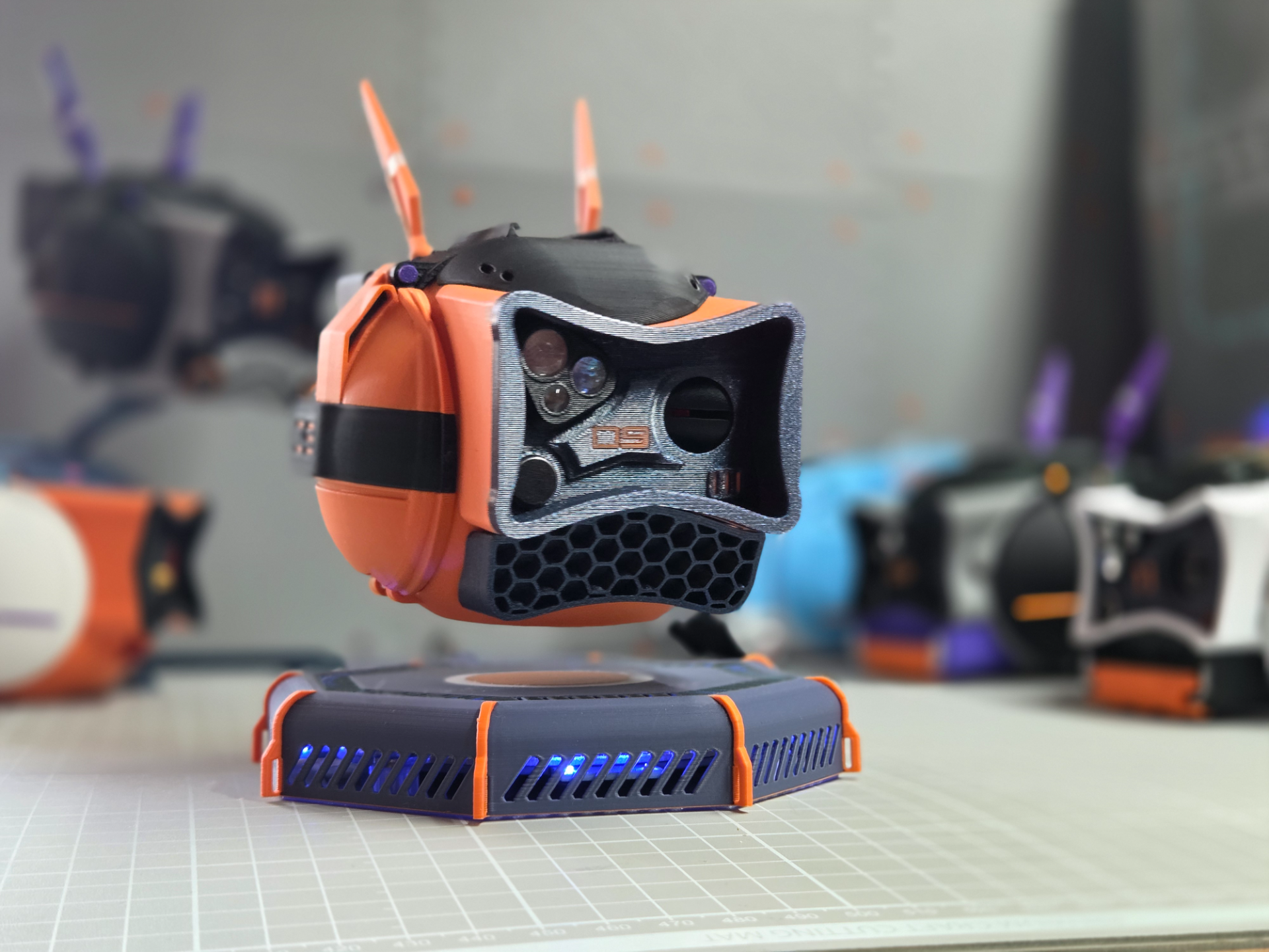 Customizable Levitating Droid - 1