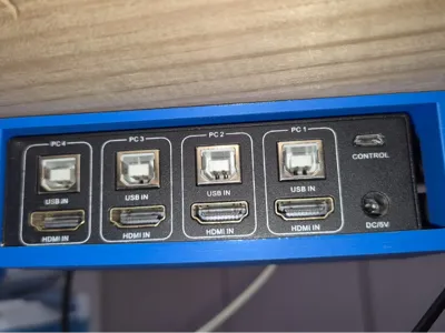 KVM-Holder