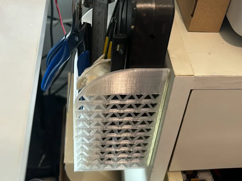 Table/drawers side tool holder 
