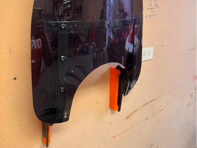 Memphis Shades Road King Windshield Mount
