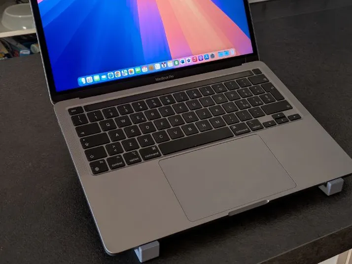 Supporto Macbook Pro 13 M1