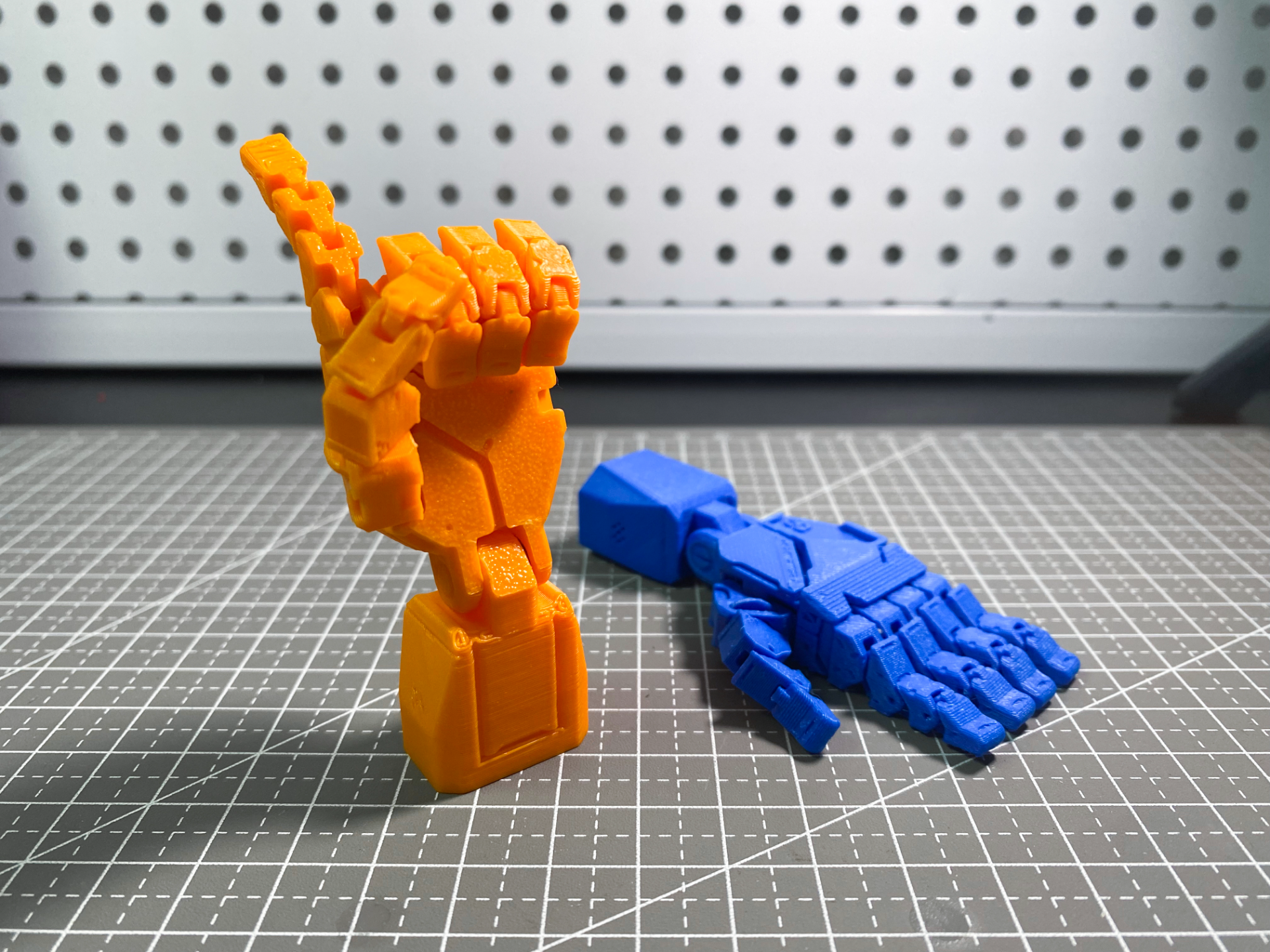 One‑piece printed super mini robotic palm-movable - 1