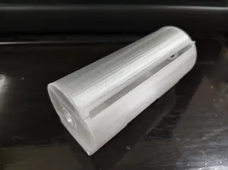 Openable coreless toilet paper dispenser 可开盖的无芯卷纸筒