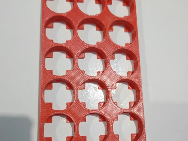 Support simple pour piles 18650 (7x3)