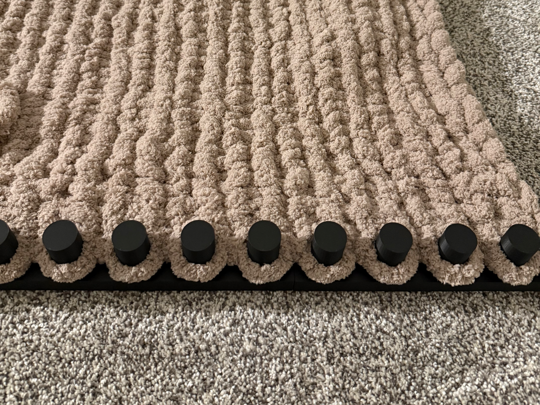 Modular Magnetic Blanket Loom – Large Yarn Knit