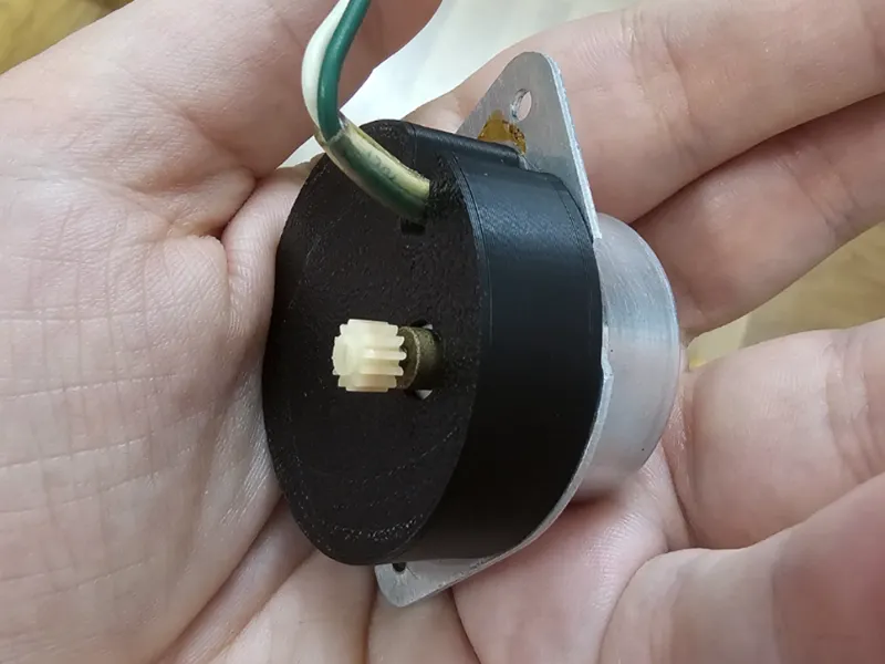 Dust cover for Copal GG-2483 flip clock motor