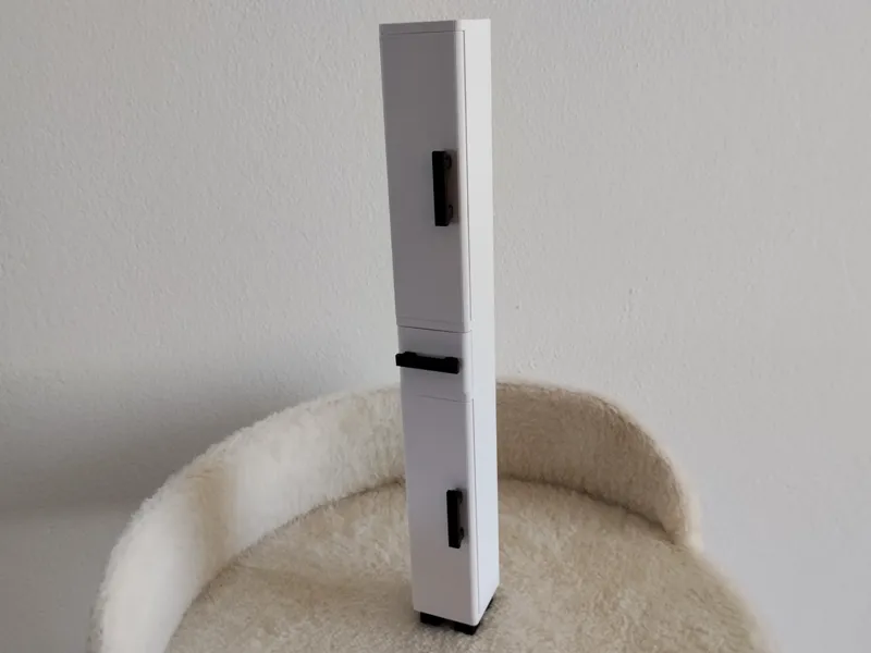 Bathroom cabinet in a scale of 1:6