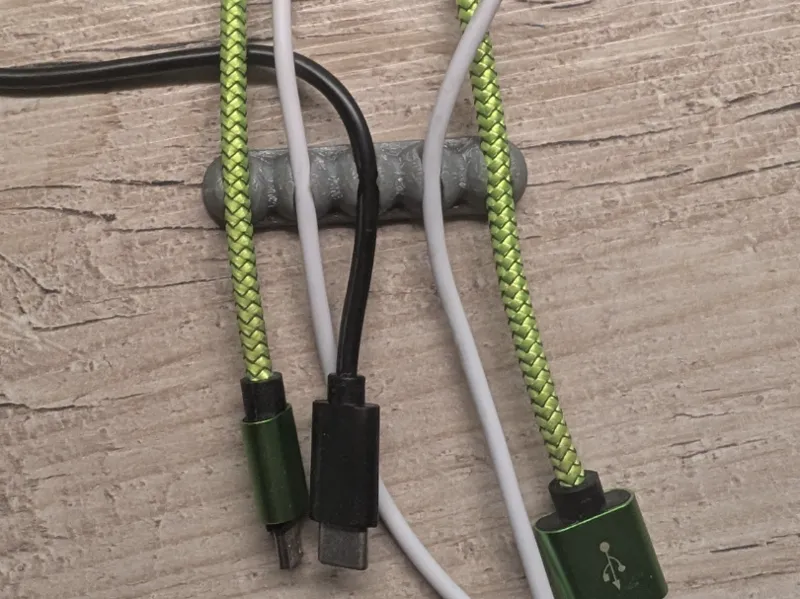 USB cable clip. TPU minimalist clip. 