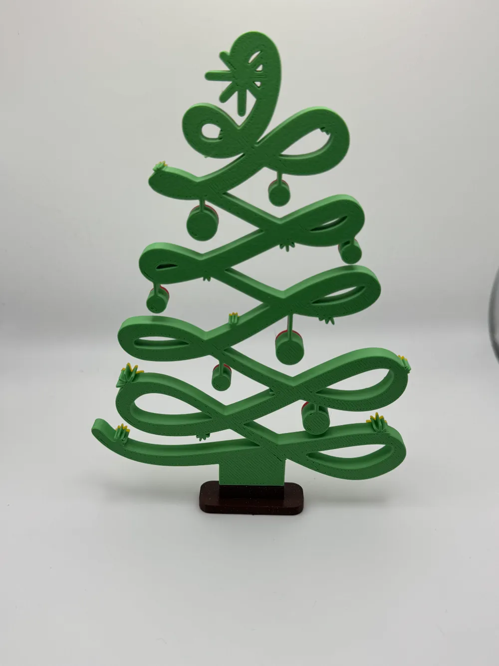 christmas tree with ornaments - Free 3D Print Model - MakerWorld