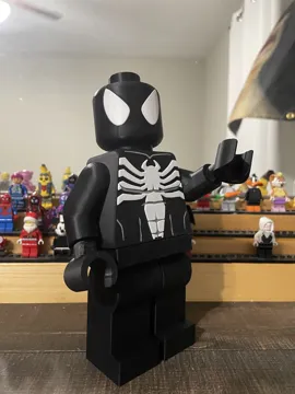 Figura decorativa: Symbiote Spider-Man 500% Brick Figure — vista de referencia 3