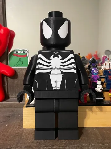 Figura decorativa: Symbiote Spider-Man 500% Brick Figure — vista de referencia 2