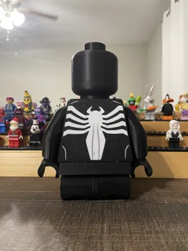Figura decorativa: Symbiote Spider-Man 500% Brick Figure — vista de referencia 4