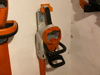 Wall mount for Stihl MSA 200C chainsaw