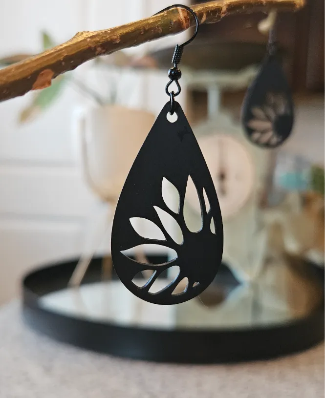Teardrop Solid Sunflower