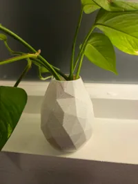 Vase low poly effet marbré — photo 2