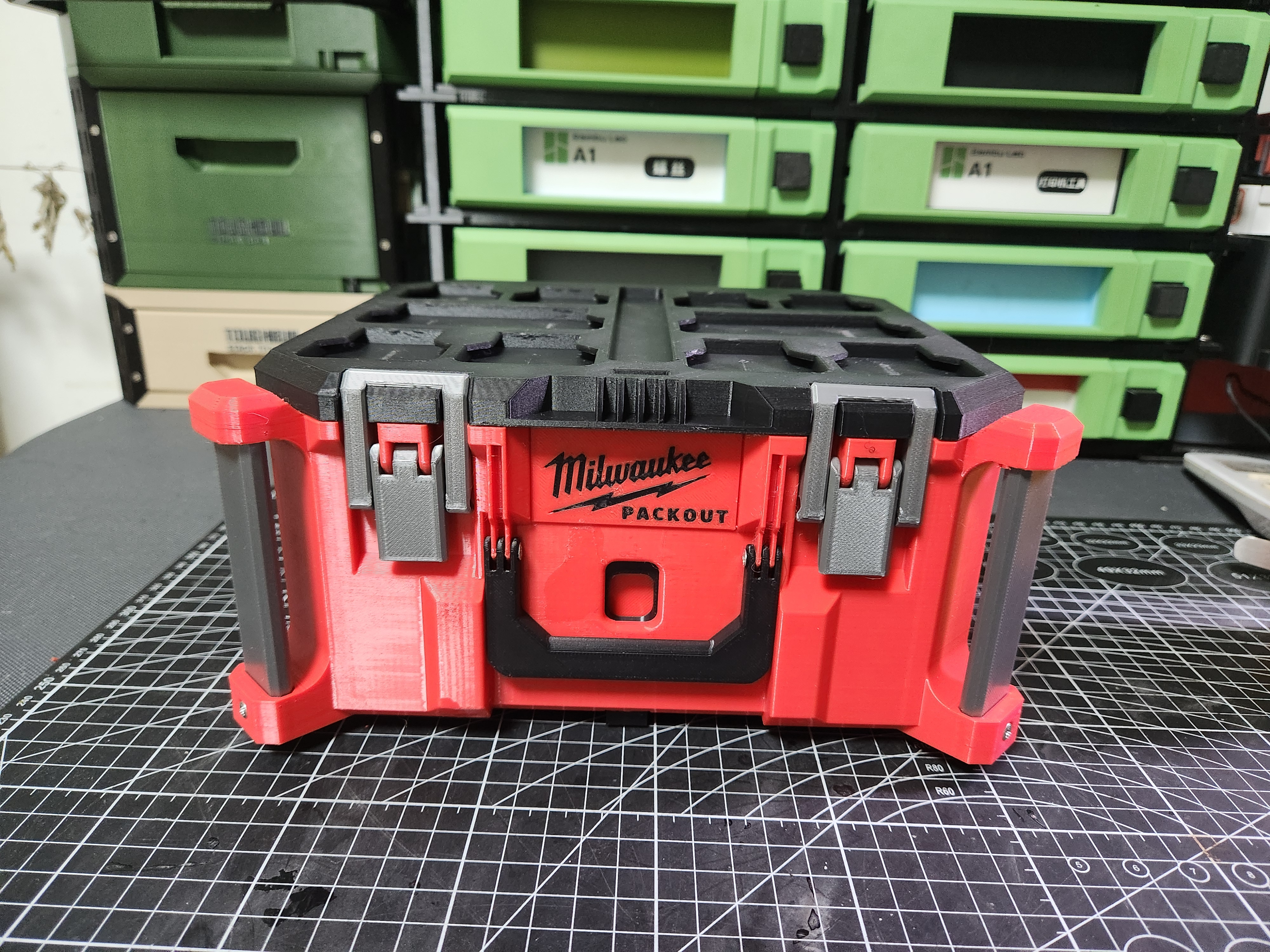 Miniatura 2 do modelo 3D 模块化堆叠工具箱（Milwaukee）