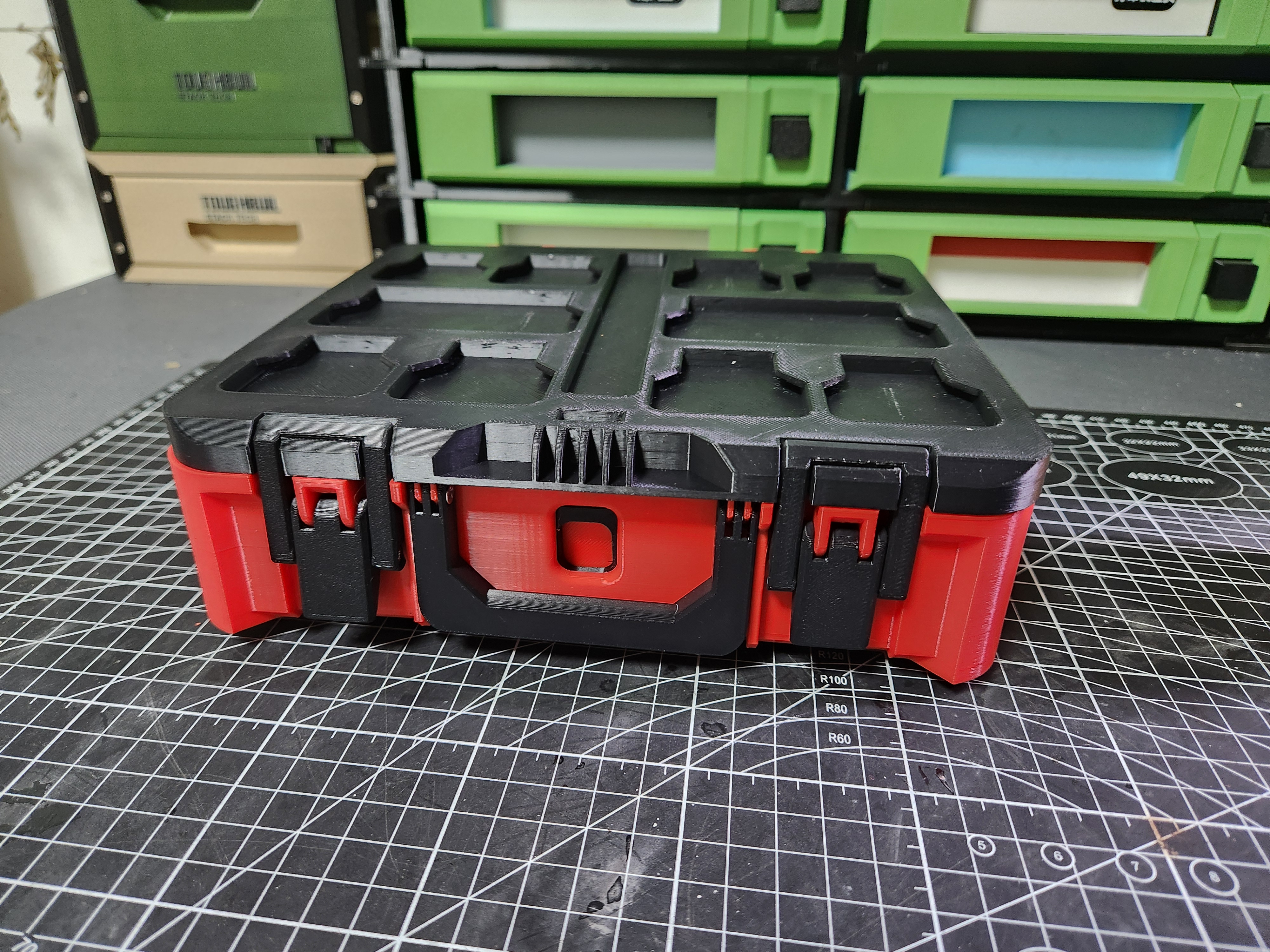 Miniatura 1 do modelo 3D 模块化堆叠工具箱（Milwaukee）