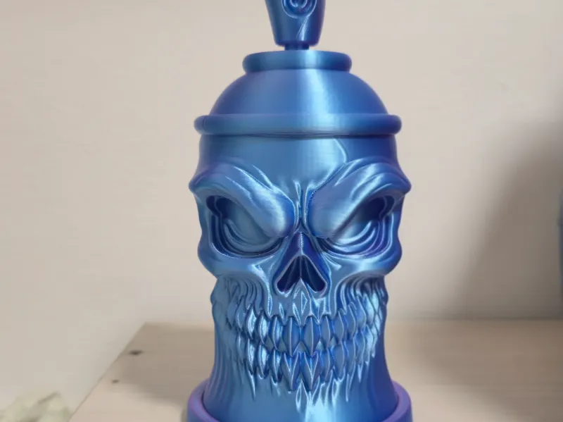 Skull Spray Can