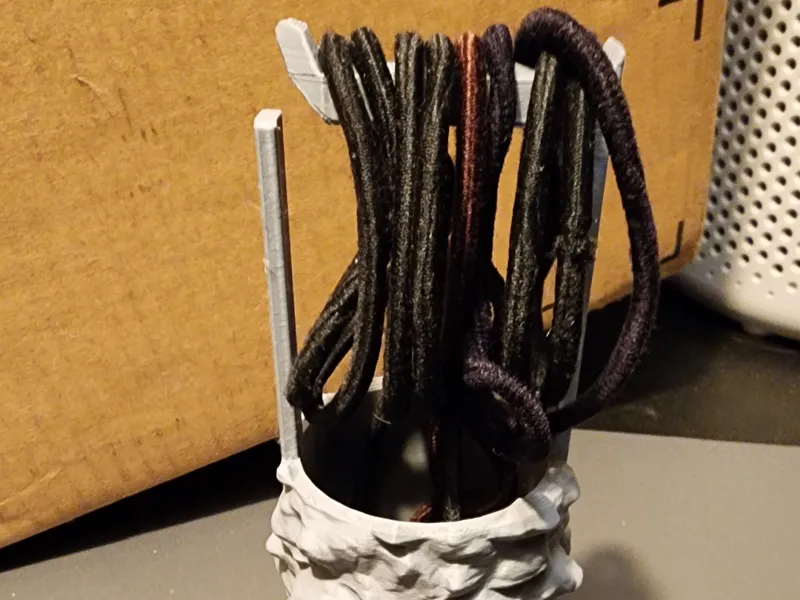Hair tie well