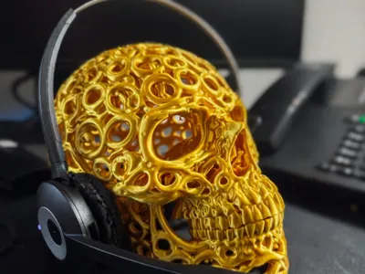Infinity Scull Headset Stand - Lamp -Cady jar
