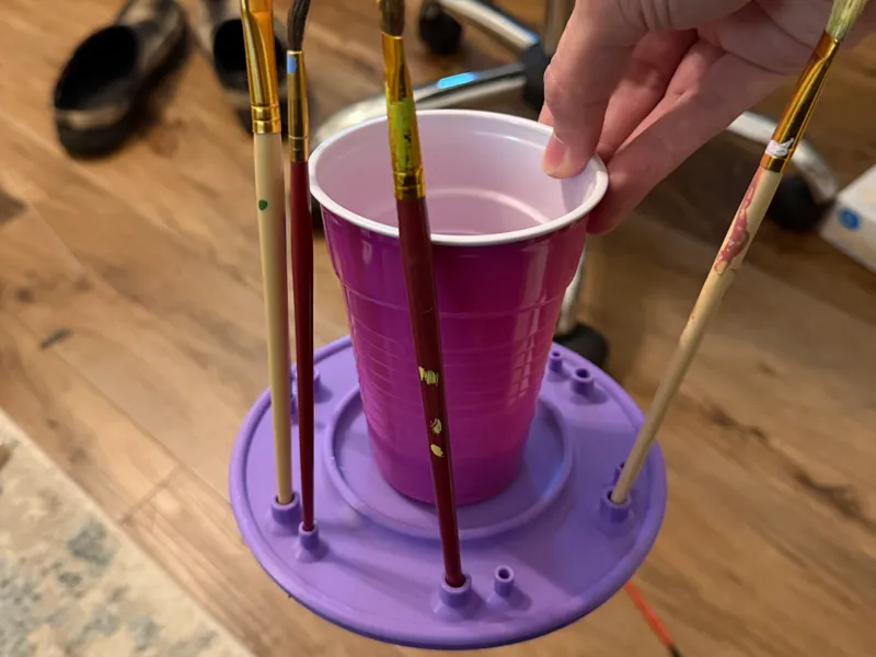 Painting and brush cleaning kit.