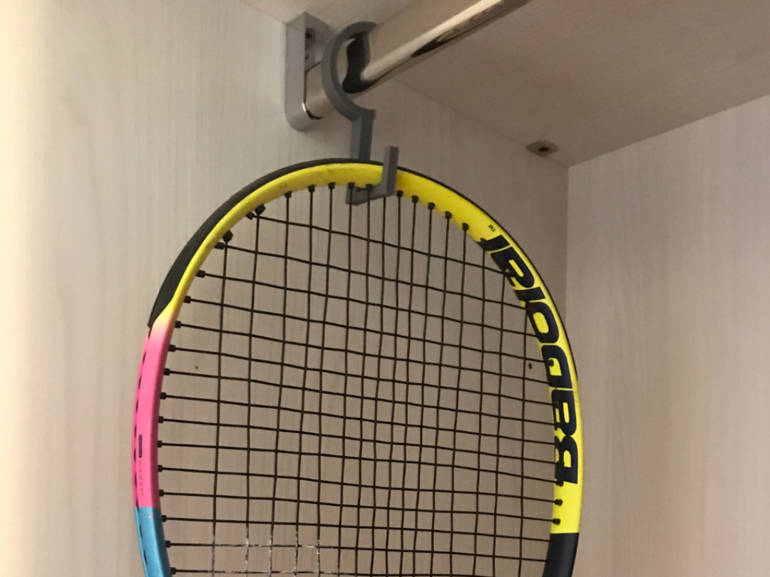 appendino da armadio per racchetta da tennis